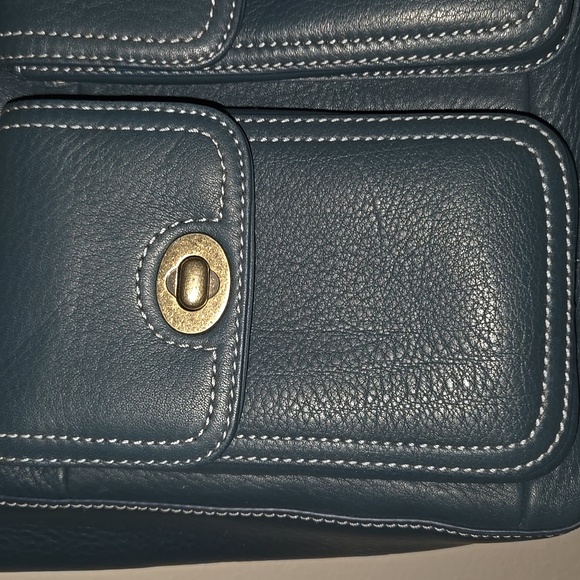 FOSSIL CLASSIC LEATHER Snap Bucket Shoulder Bag - Picture 2 of 6